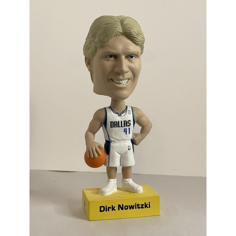 Dirk‎ Nowitzki Dallas Mavericks NBA Basketball Bobblehead 2001 Upper Deck
